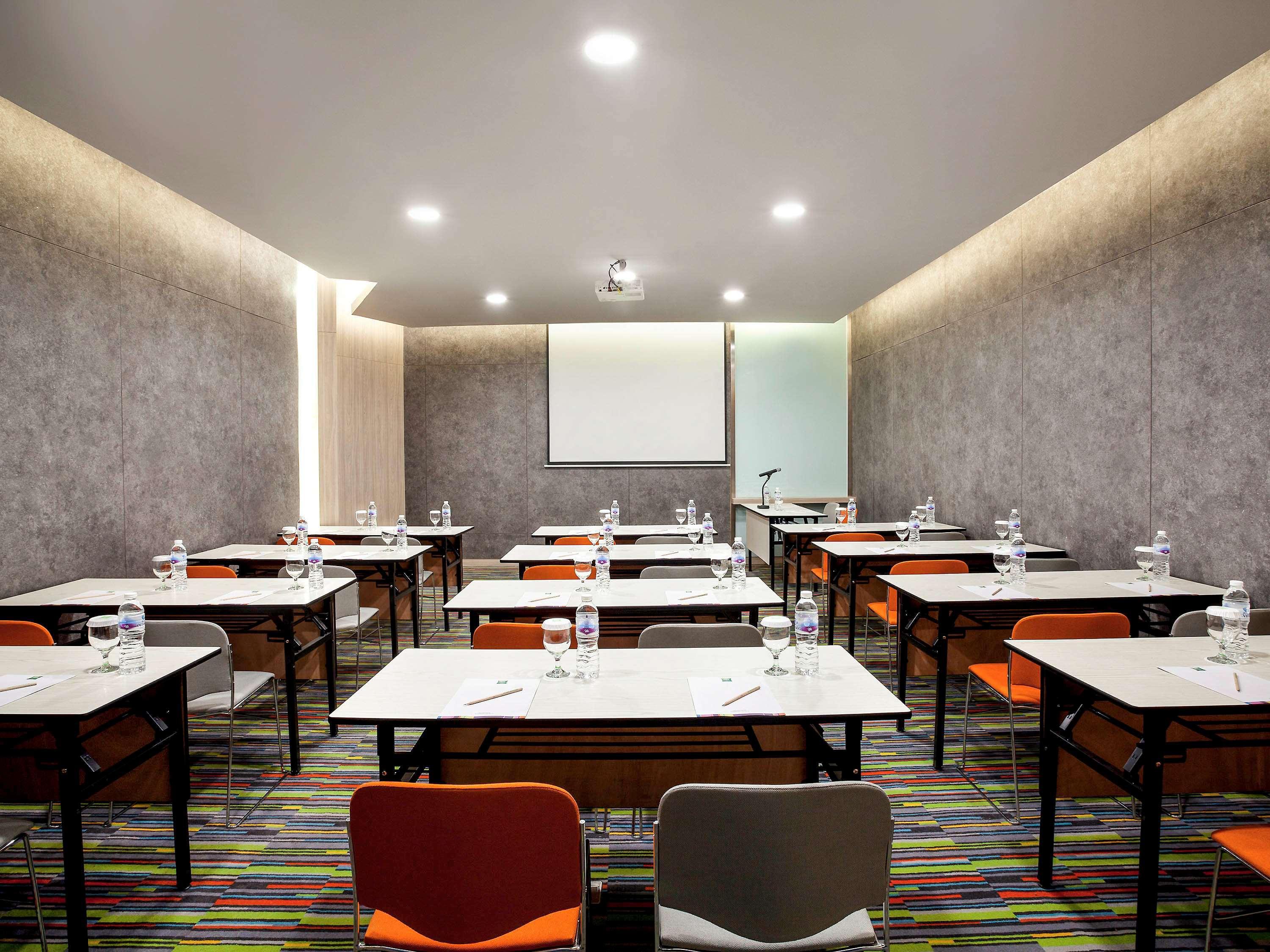 Ibis Styles Jakarta Sunter Exterior photo