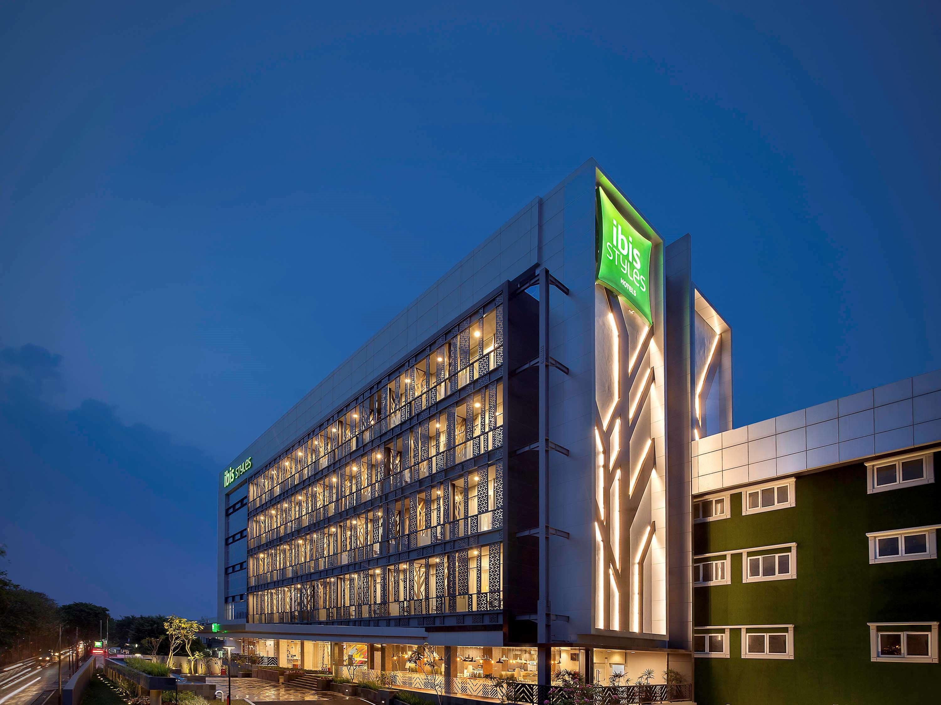 Ibis Styles Jakarta Sunter Exterior photo