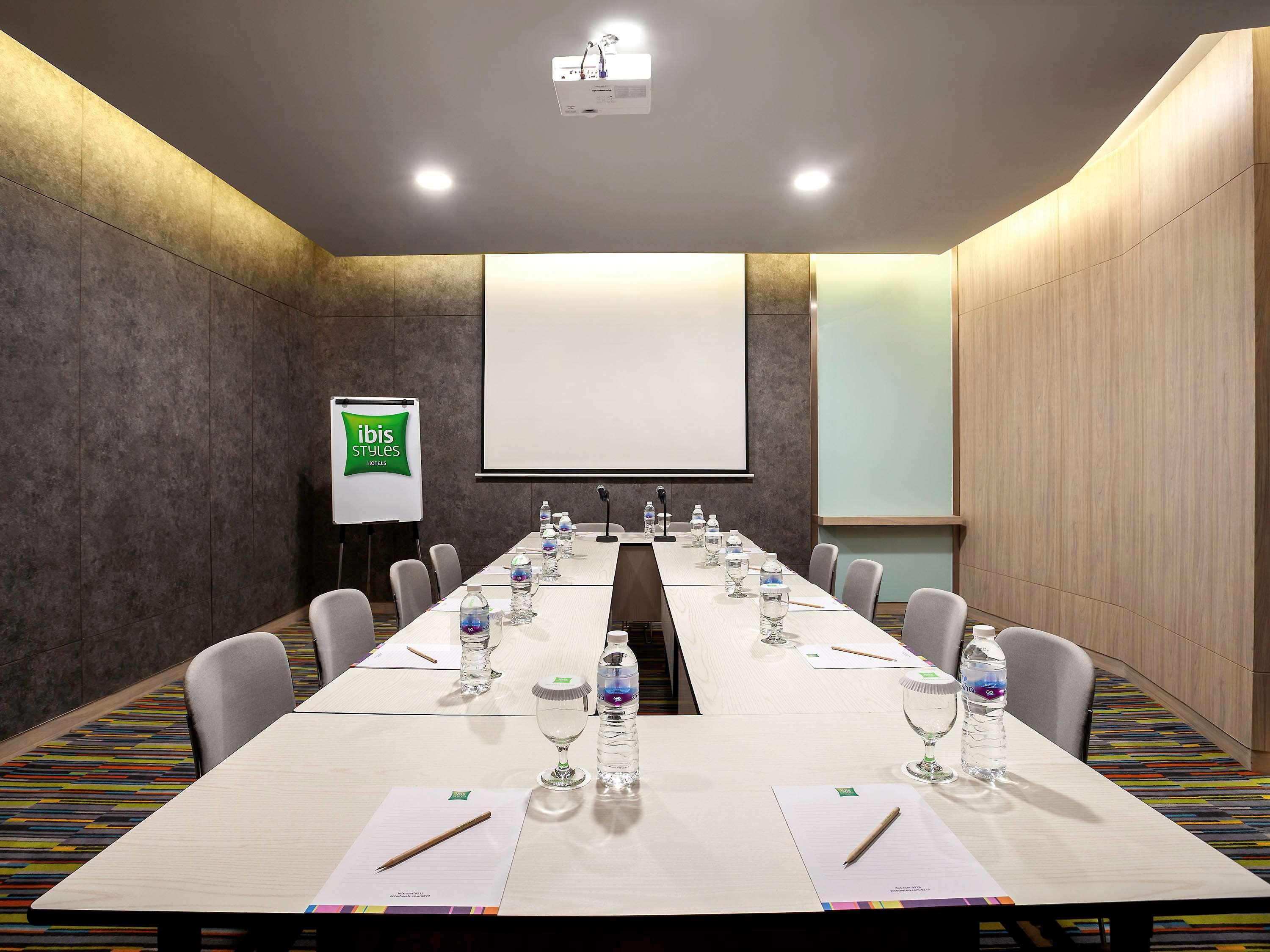Ibis Styles Jakarta Sunter Exterior photo
