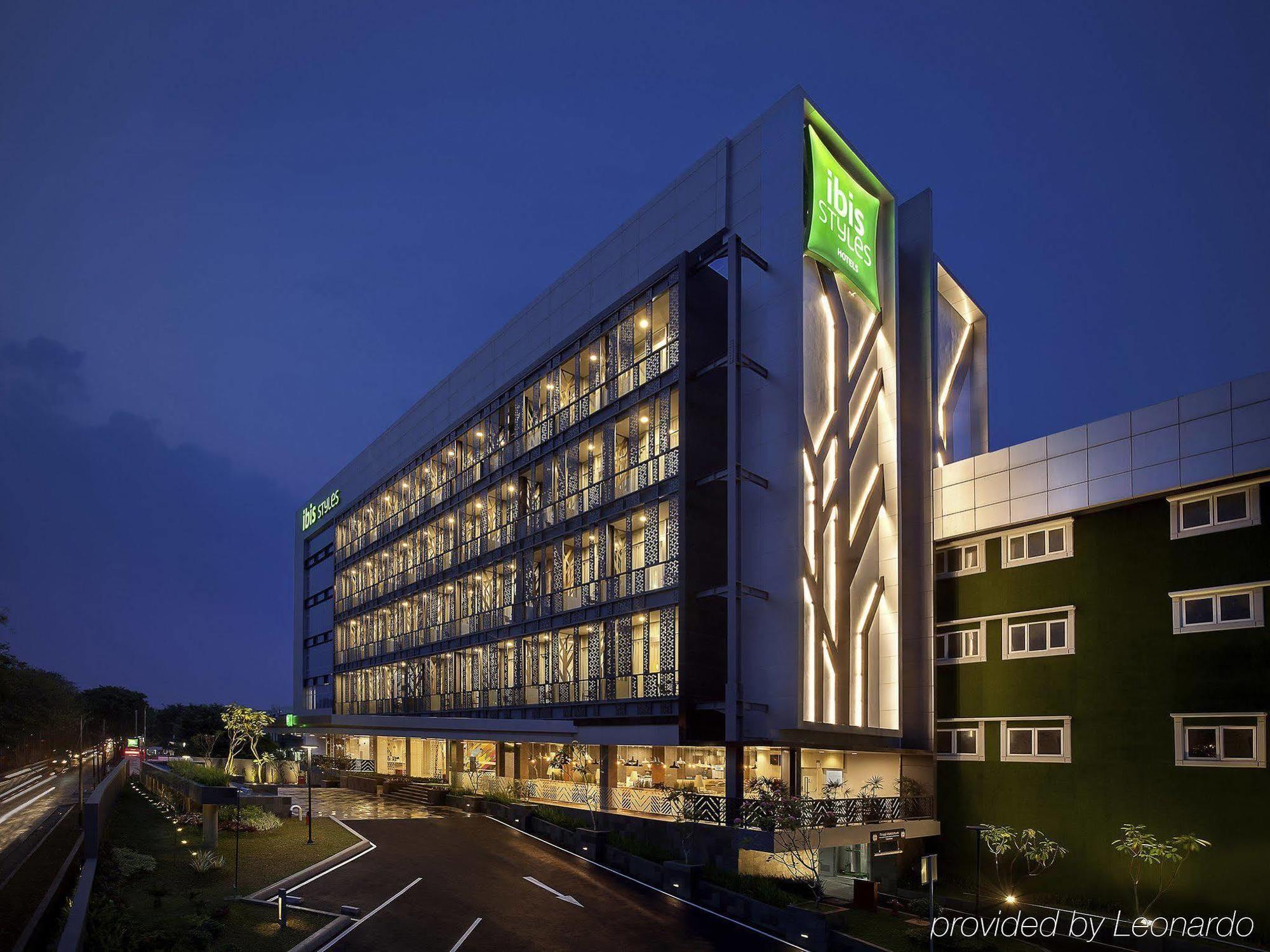 Ibis Styles Jakarta Sunter Exterior photo